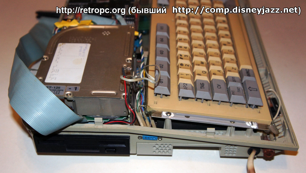 Модифицированный компьютер Электроника МС1502 вид сбоку/изнутри
