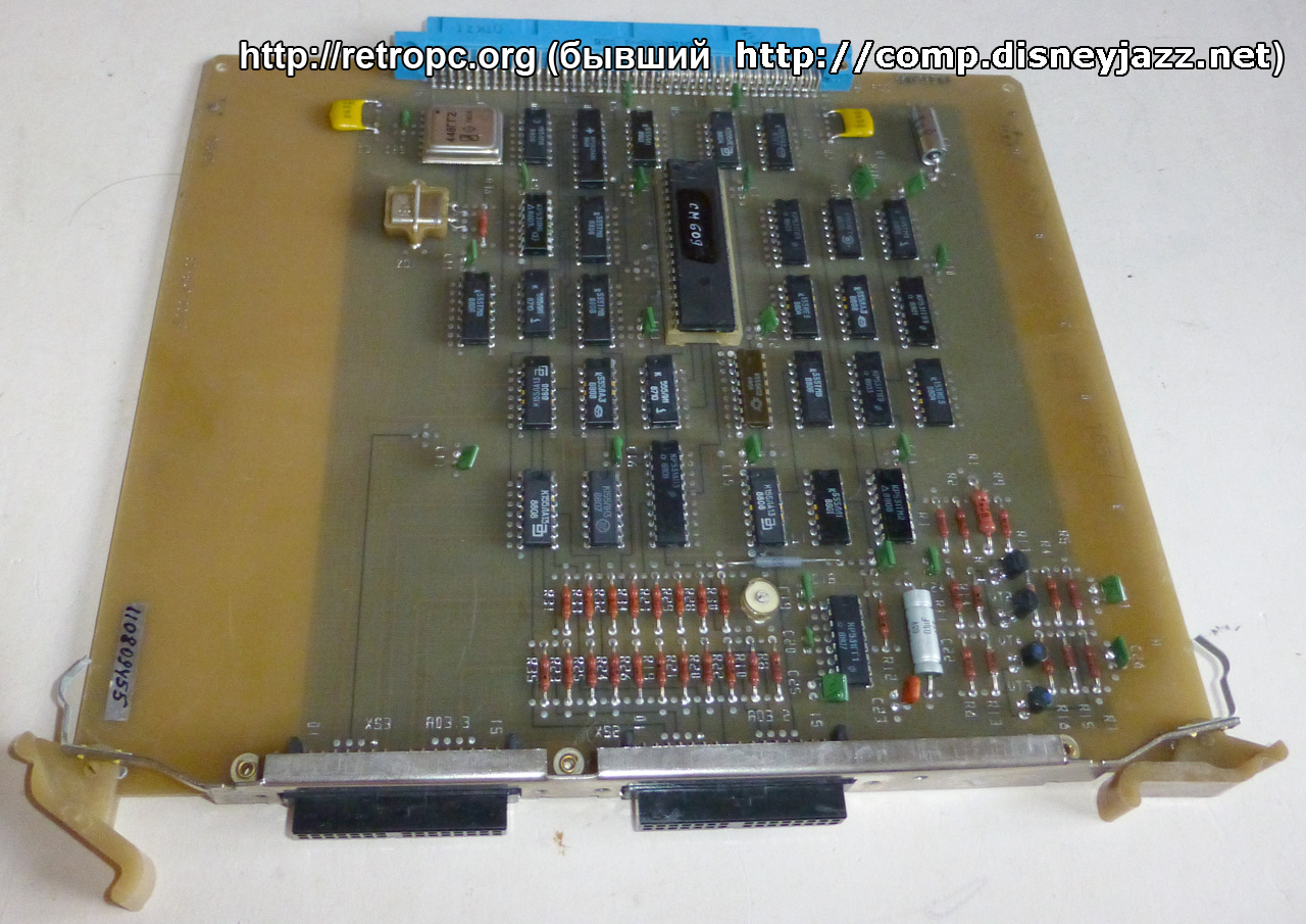 Основной блок ПЭВМ ЕС 1840 - контроллер дисковода