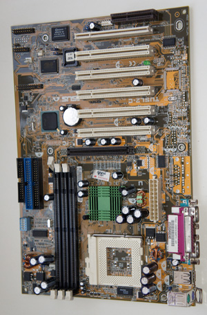    Pentium II Asus TUSL2-C