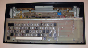 Компьютер Бытовой Эльбрус вид разобранной клавиатуры