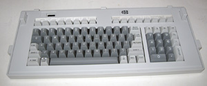 Компьютер Bondwell 12s вид на клавиатуру