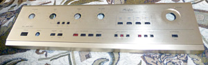  Accuphase E-204   