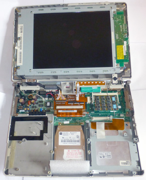 Ноутбук Toshiba Satellite Pro T2400CS-250 со снятыми CF-card слотами
