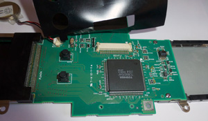 Вид на контроллер клавиатуры на плате с CF-card слотами ноутбука Toshiba Satellite Pro T2400CS-250