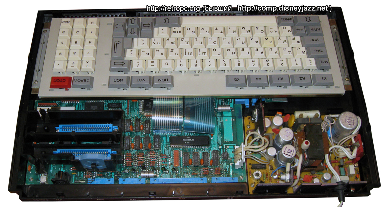 Внутренности компьютера УКНЦ электроника МС 0511