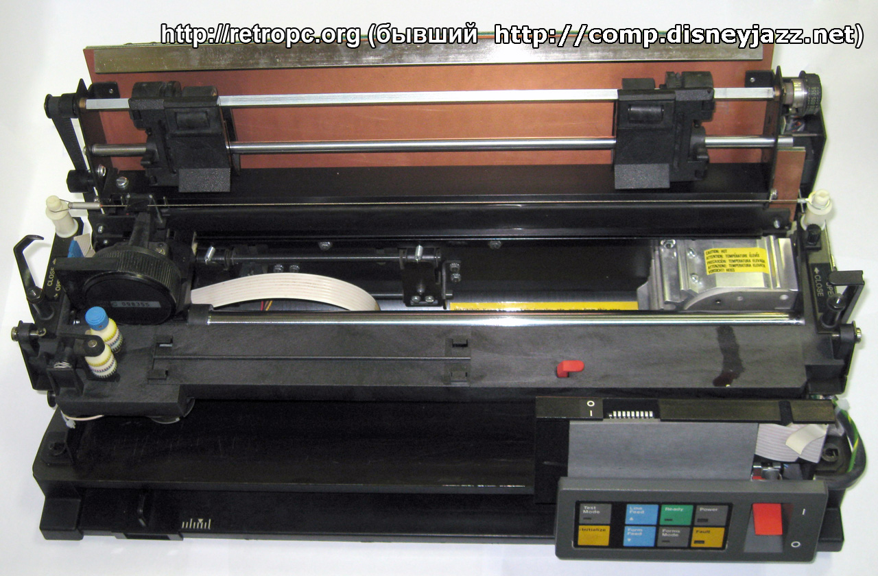 Принтер цветной матричный IBM 5182 вид изнутри спереди