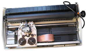 Принтер матричный Robotron K 1612 M изнутри компьютера Robotron 1715