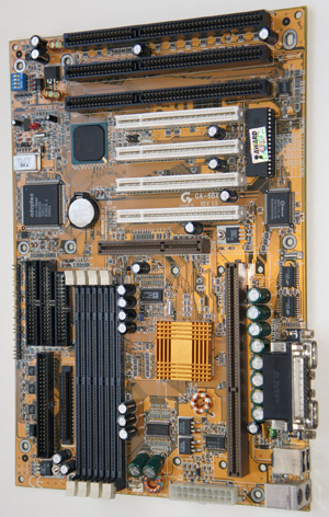 Материнская плата под Pentium II SLOT 1 Gigabyte GA-6BX rev 1.5