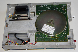Дисковод ЕС5323.01 вид со стороны двигателя от компьютера ЕС-1841 (ПЭВМ)