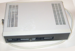 Блок дисководов с пассивным охлаждением от компьютера ЕС-1841 вид спереди в сборе