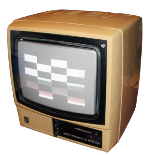 Компьютер ZX-Profi ver. 3-2 выдает поле с белыми квадратами при включении двух плат сразу, да и то иногда.