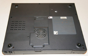 Ноутбук Excimer Pentium 200 MMX. Вид снизу