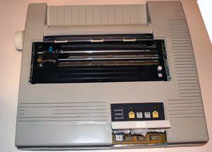 Принтер Электроника МС6313 вид сверху без лотка с открытой крышкой конфигурационных дип-переключателей