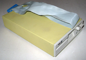 Дополнительный дисковод Teac FD-55BR от Персонален компютър Правец 8С общий вид