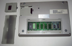 NEC PC-8201 Personal Computer вид снизу