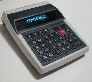 Калькулятор Электроника МК 44 в рабочем состоянии