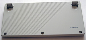Клавиатура вид снизу от переносного компьютера Sharp PC-7000