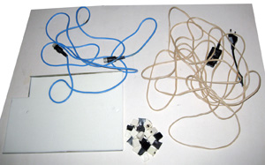 Синтезатор Электроника ЭМ-04 - вид шнуров и крышки блока гармонического синтеза