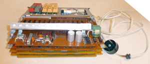 Калькулятор Искра 1103 - вид сзади на корзину с платами