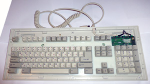 Клавиатура с переключателем AT-XT DIN со снятой верхней крышкой