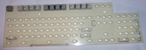 Клавиатура с переключателем AT-XT DIN вид на матрицу с несколькими установленными кнопками