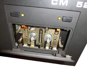 Накопитель на магнитной ленте СМ 5211.22 двухкассетный - открытый отсек для кассеты крупно