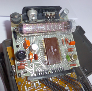 Калькулятор Электроника Б3-14М вид на основную плату с микросхемой К145ИК2П