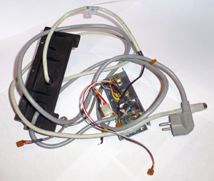 Монитор Atari SM124 - регуляторы и шнуры