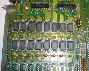 Часть основной платы Atari 520 STfm вид 5 - память