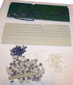 Разобранный блок клавиатуры от Atari 520 STfm вид 2