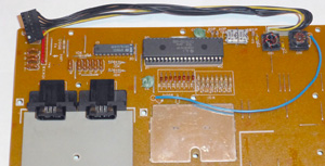 Блок клавиатуры от Atari 520 STfm вид на контроллер и разъёмы подключения джойстика и мыши