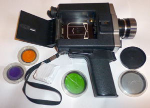 Кинокамера Аврора 215 крупно с открытым отсеком под картридж с 8 мм плёнкой